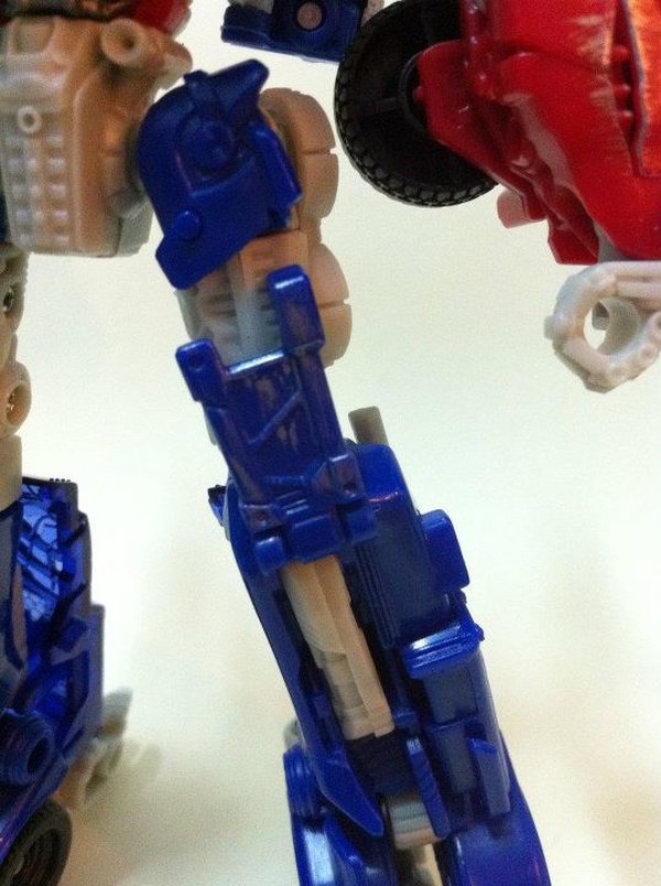 Transformers Dark Of The Moon Voyager Translucent Optimus Prime  (3 of 19)